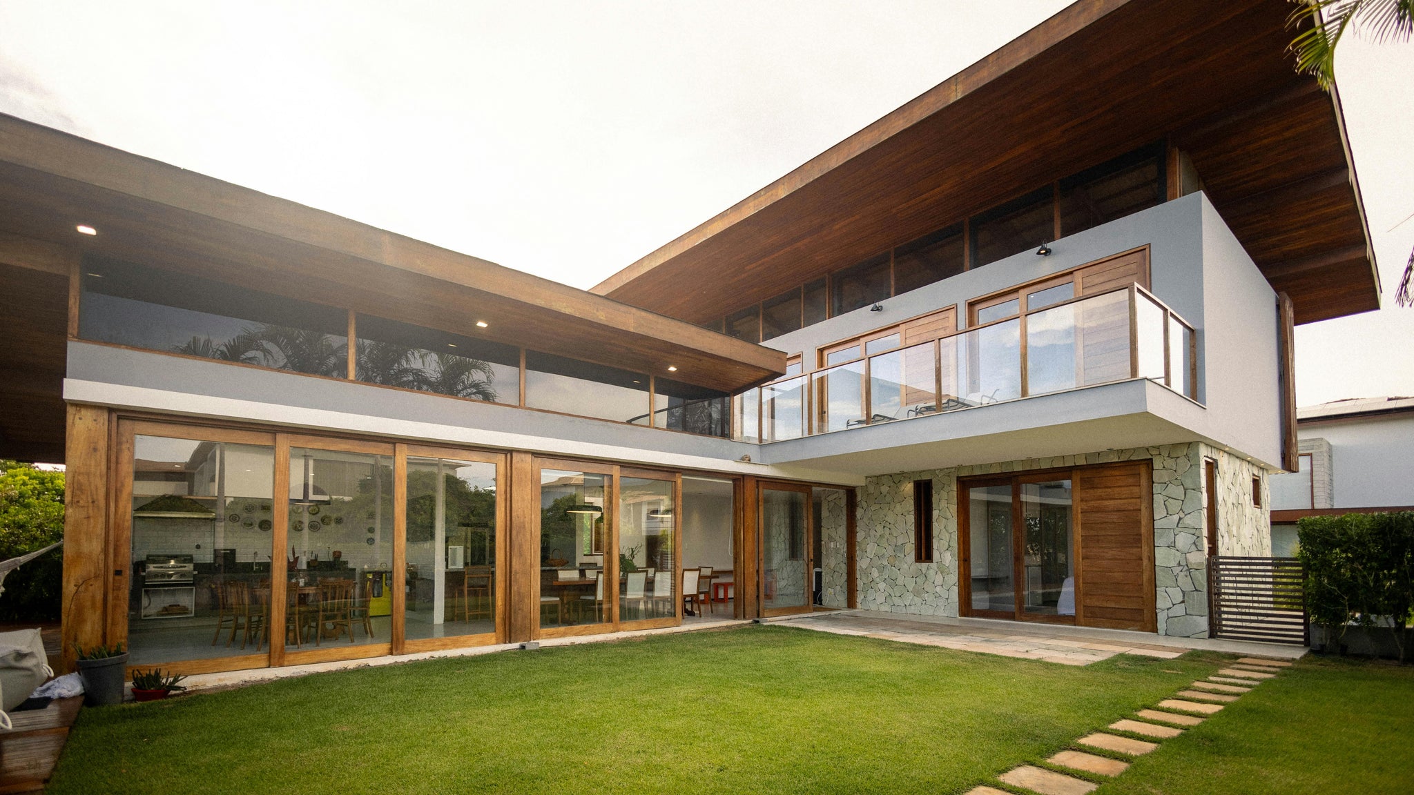 Exterior Design That Sets the Tone: How to Make a Home Stand Out Before You Walk In