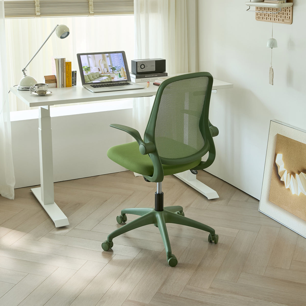 Anthony & Home ergonomic green office chair with mesh back, adjustable height, rotating base, and 350 lb capacity.