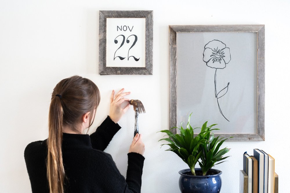 9" x 12" Gray Solid Wood Hanging Picture Frame