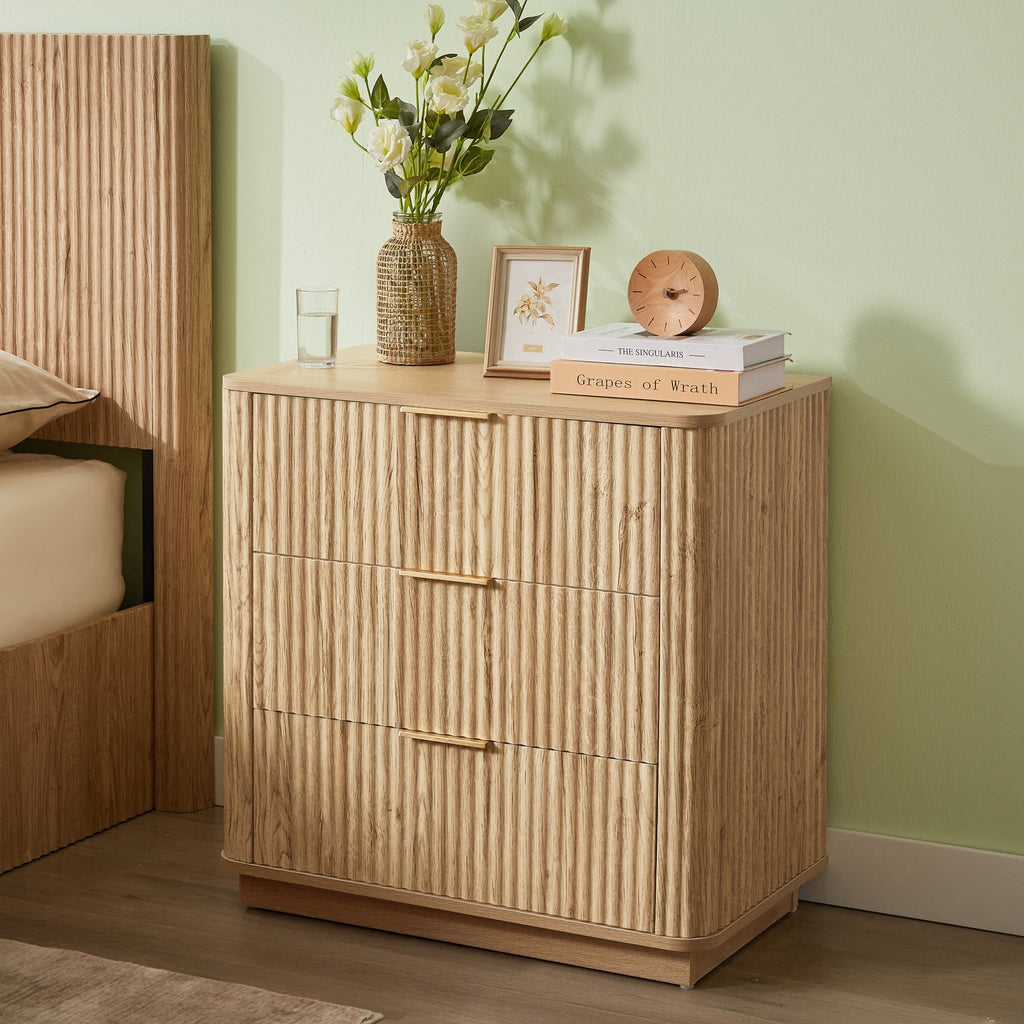 Anthony & Home Drasser Oak Dresser Set with three drawers, featuring a sleek two-piece design and modern oak finish.