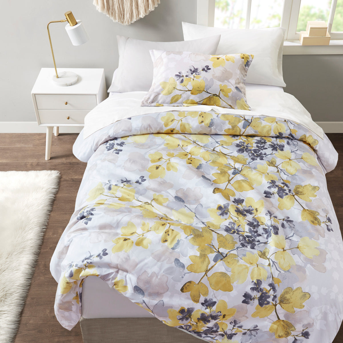 Anthony & Home Signature Leaf Print Polyester Queen Comforter Set with elegant leaf design on soft bedding fabric.