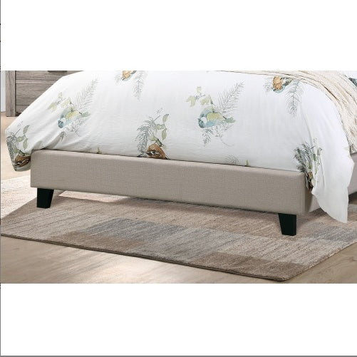 Contemporary Queen Size Bed With Tufted Headboard Design